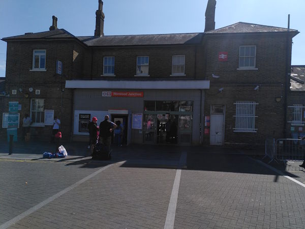 Norwood Junction station